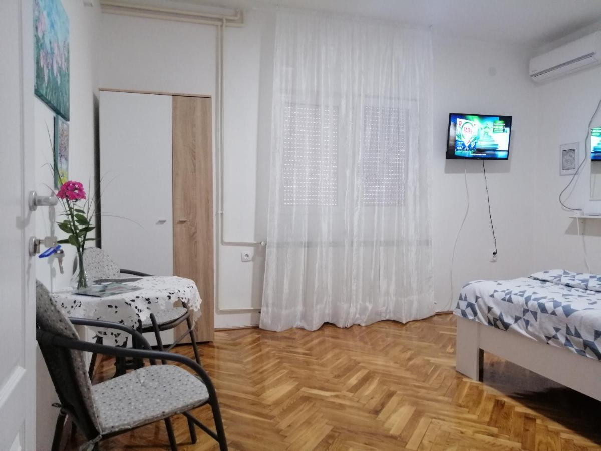 Apartman Nana ยาโกดินา ภายนอก รูปภาพ